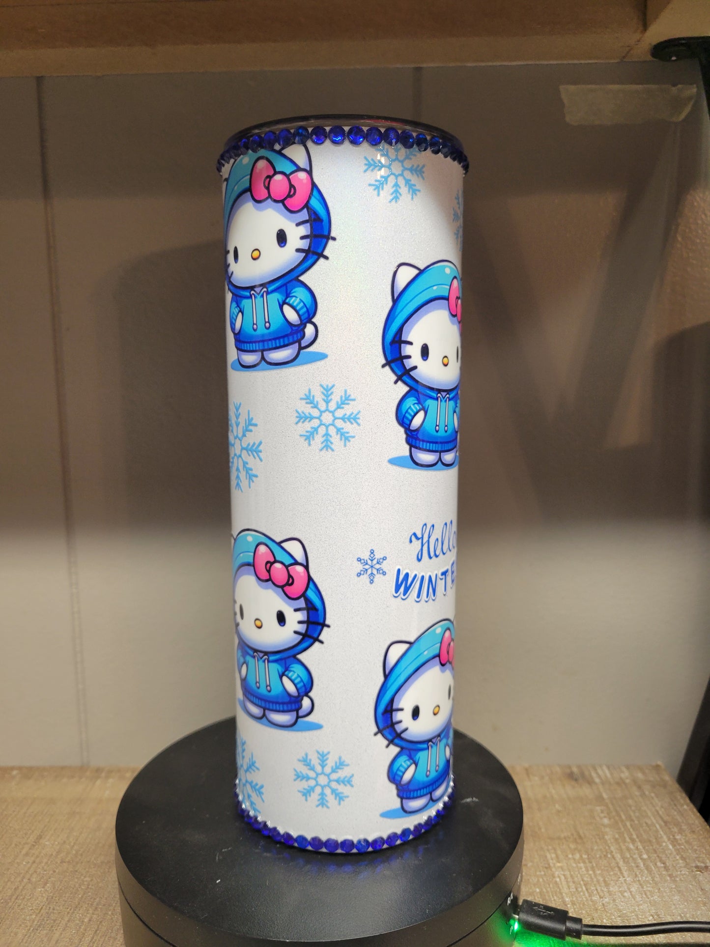 Hello Kitty winter